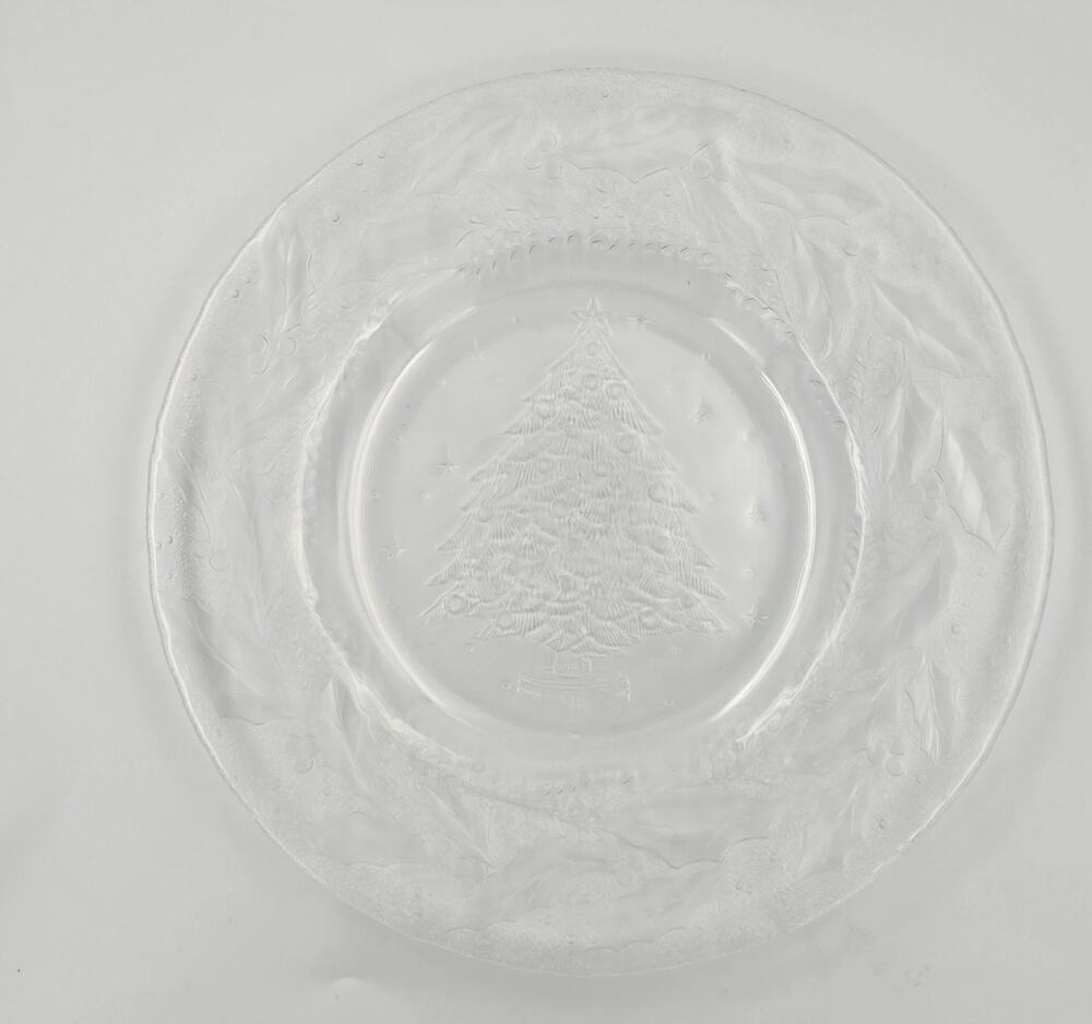 Arcoroc Holly Tree 10.75 Inch Dinner Plate Made of Pressed Crystal Glass